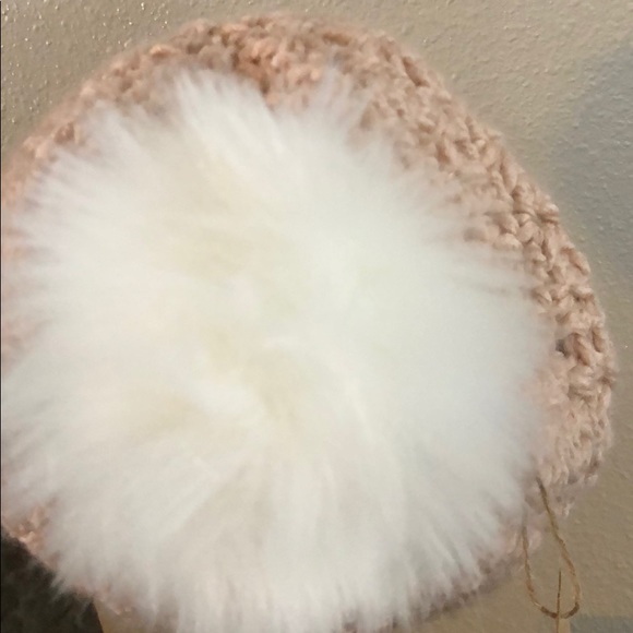 NWT-Handcrafted Dusty Rose Knitted Hat w/Button - Picture 2 of 5